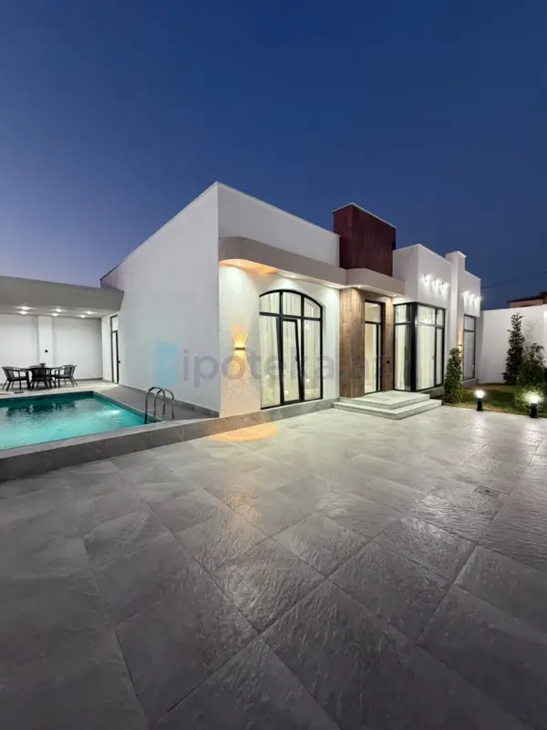 Satılır 4 otaqlı mənzil 145 m²