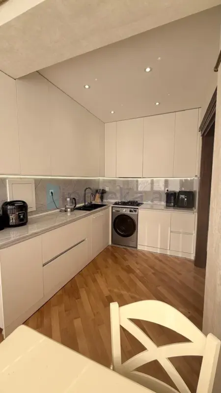 Satılır 3 otaqlı yeni tikili 90 m²
