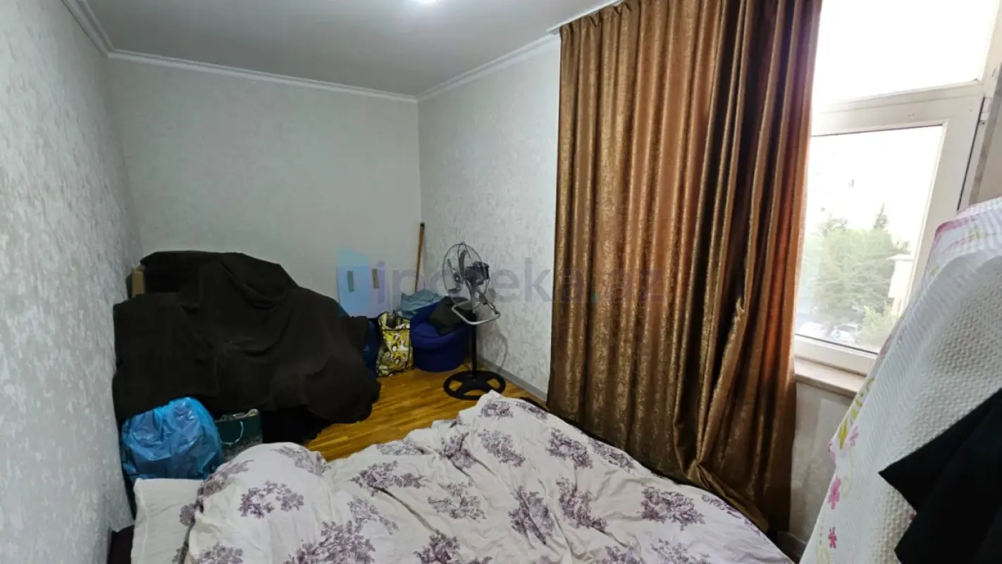 Satılır 2 otaqlı köhnə tikili 55 m²