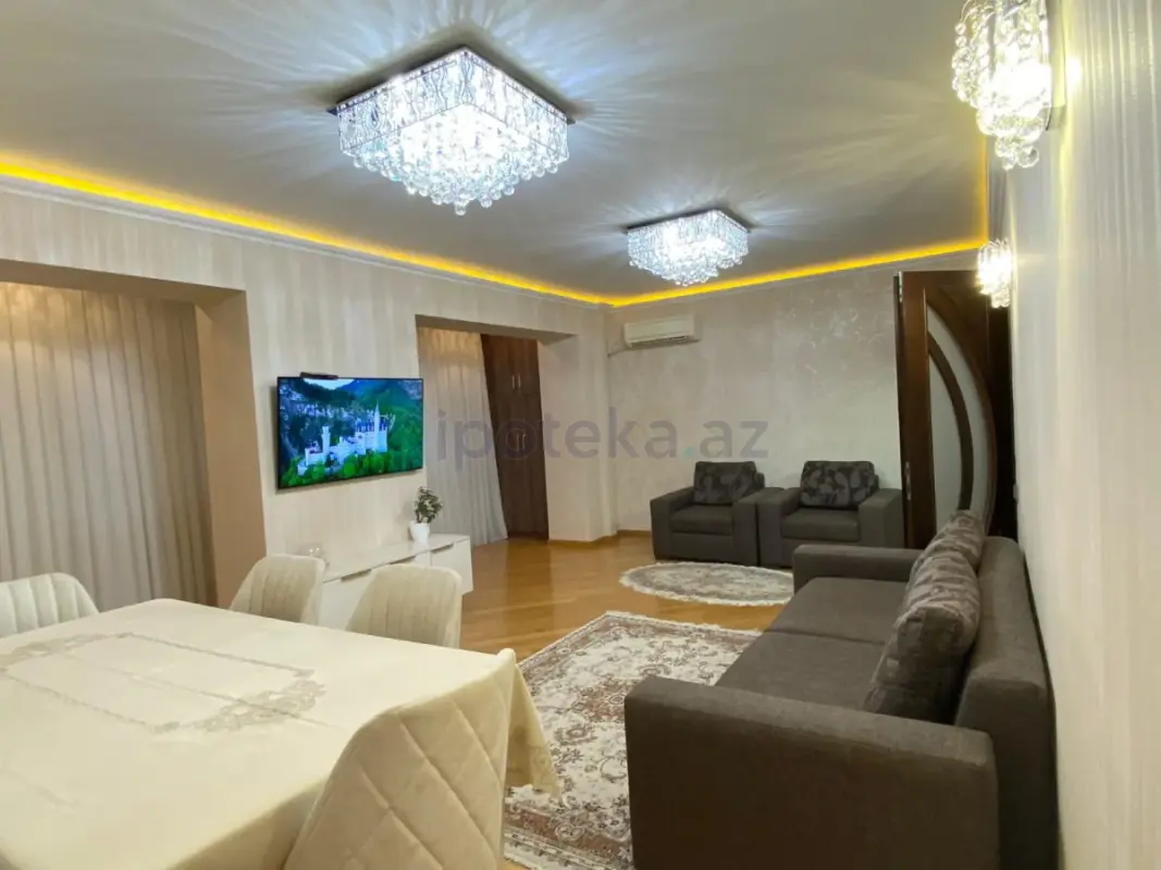 Satılır 3 otaqlı köhnə tikili 100 m²