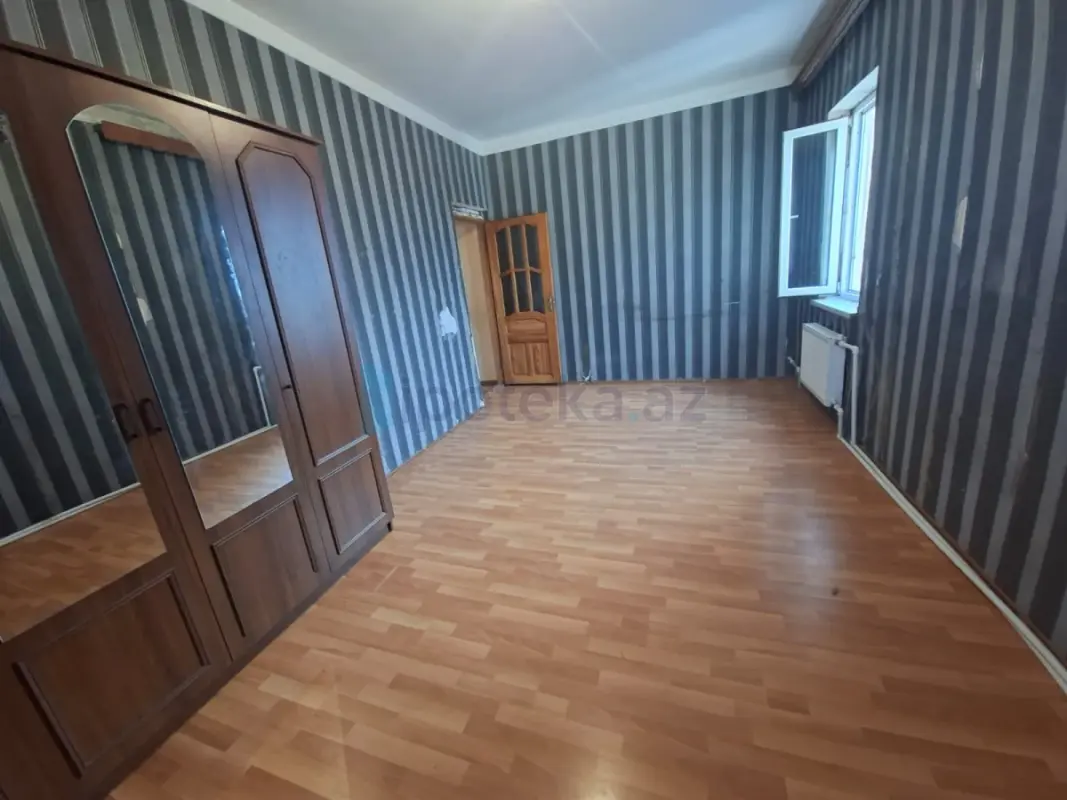 Satılır 1 otaqlı köhnə tikili 40 m²