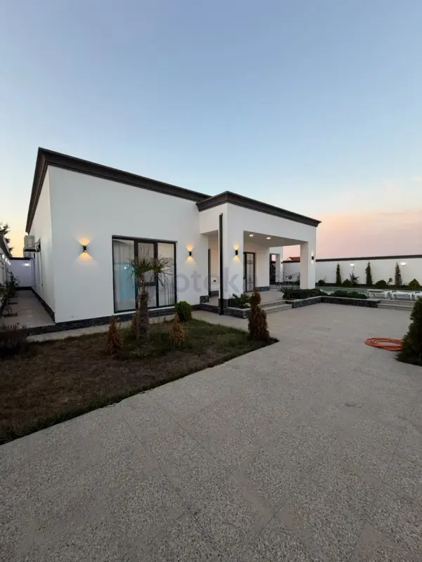 Satılır 4 otaqlı mənzil 170 m²