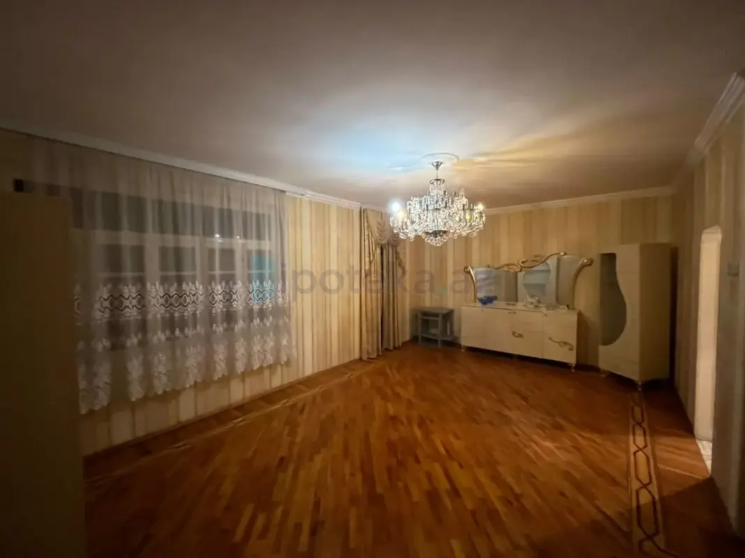Satılır 2 otaqlı köhnə tikili 58 m²