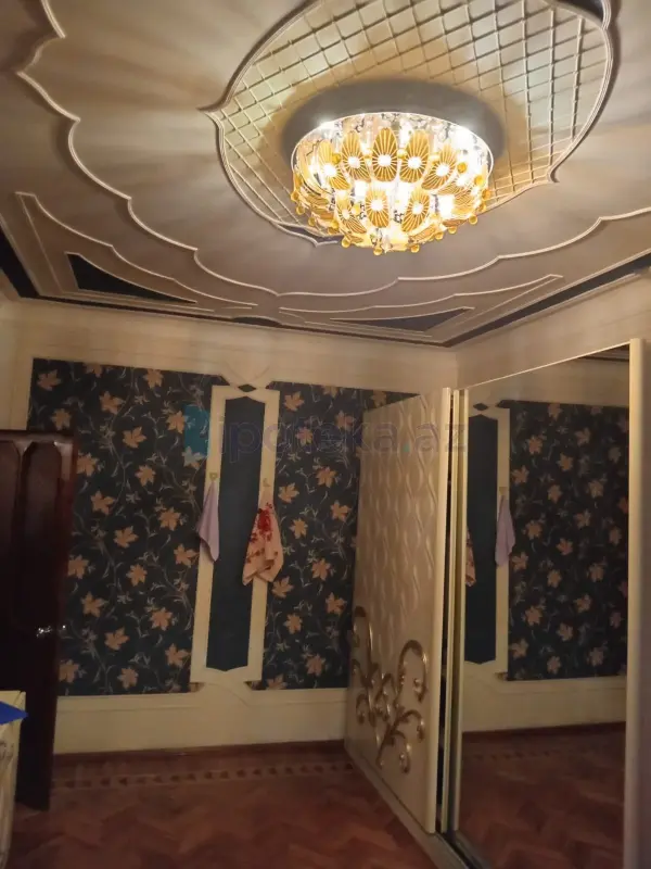 Satılır 5 otaqlı köhnə tikili 120 m²