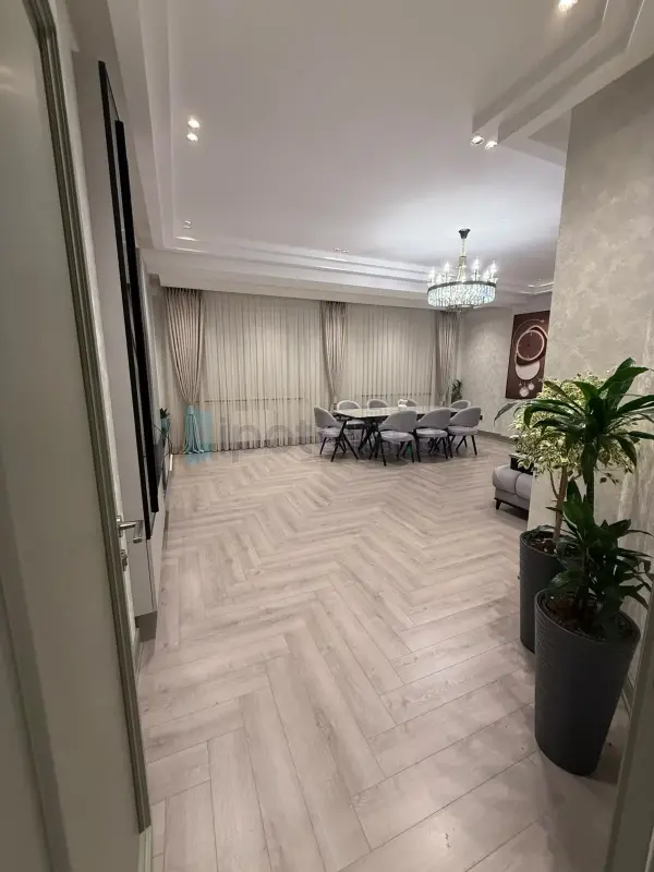 Satılır 3 otaqlı yeni tikili 142 m²