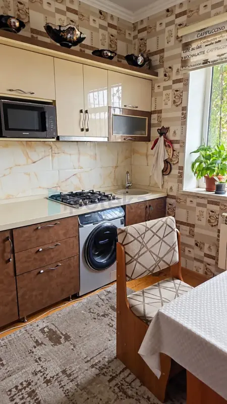 Satılır 5 otaqlı həyət evi 185 m²