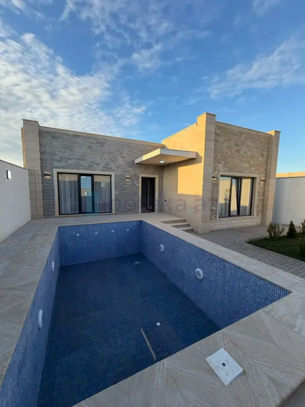 Satılır 4 otaqlı mənzil 120 m²