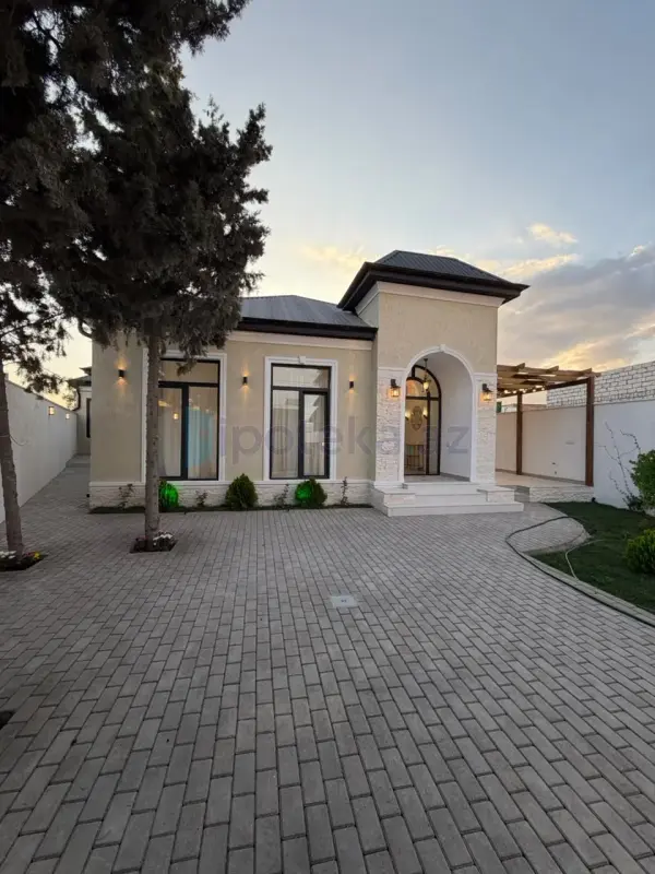 Satılır 4 otaqlı mənzil 140 m²