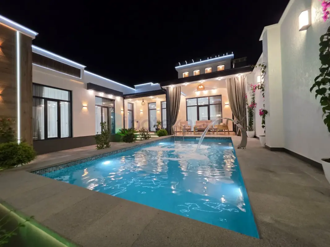 Satılır 4 otaqlı mənzil 160 m²