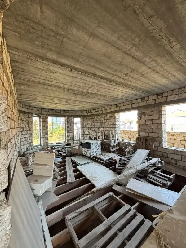 Satılır 6 otaqlı həyət evi 240 m²