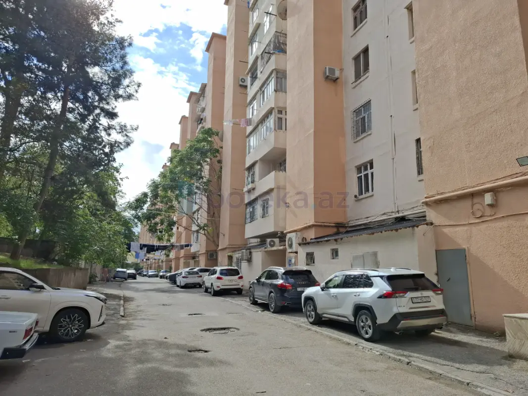Satılır 3 otaqlı köhnə tikili 75 m²