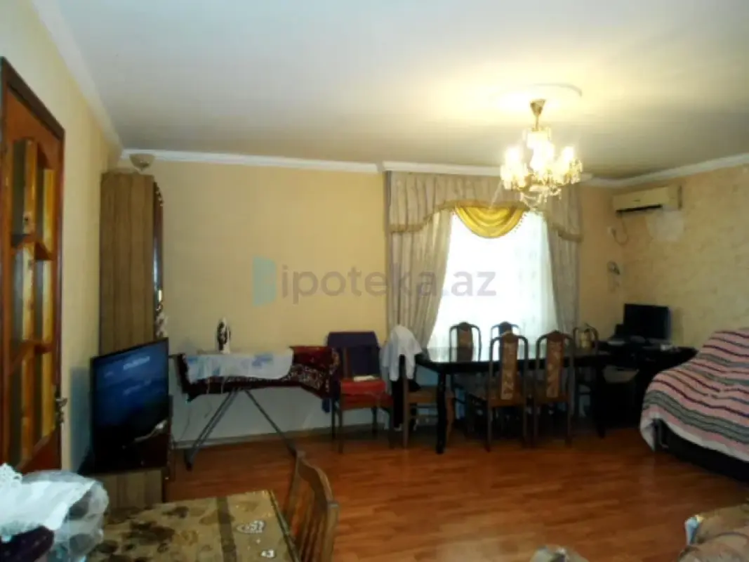 Satılır 2 otaqlı köhnə tikili 50 m²