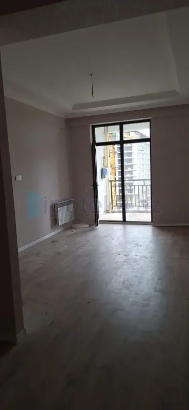 Satılır 2 otaqlı yeni tikili 75 m²
