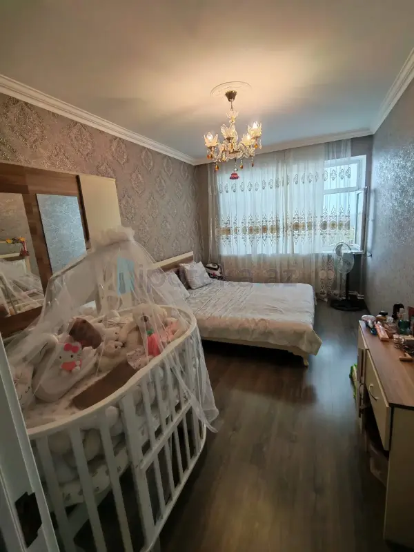 Satılır 5 otaqlı köhnə tikili 100 m²
