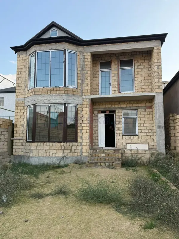 Satılır 5 otaqlı həyət evi 190 m²