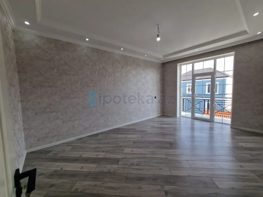 Satılır 5 otaqlı həyət evi 180 m²