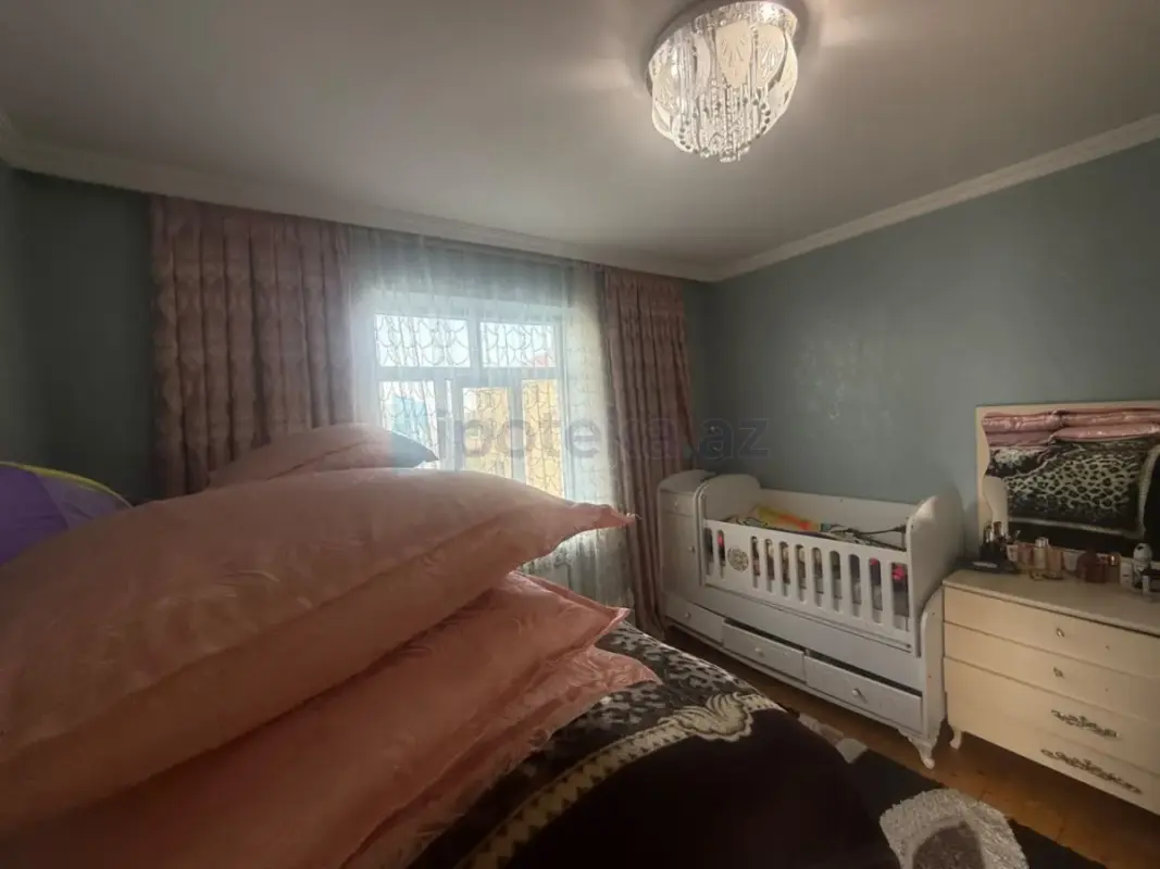 Satılır 5 otaqlı həyət evi 160 m²