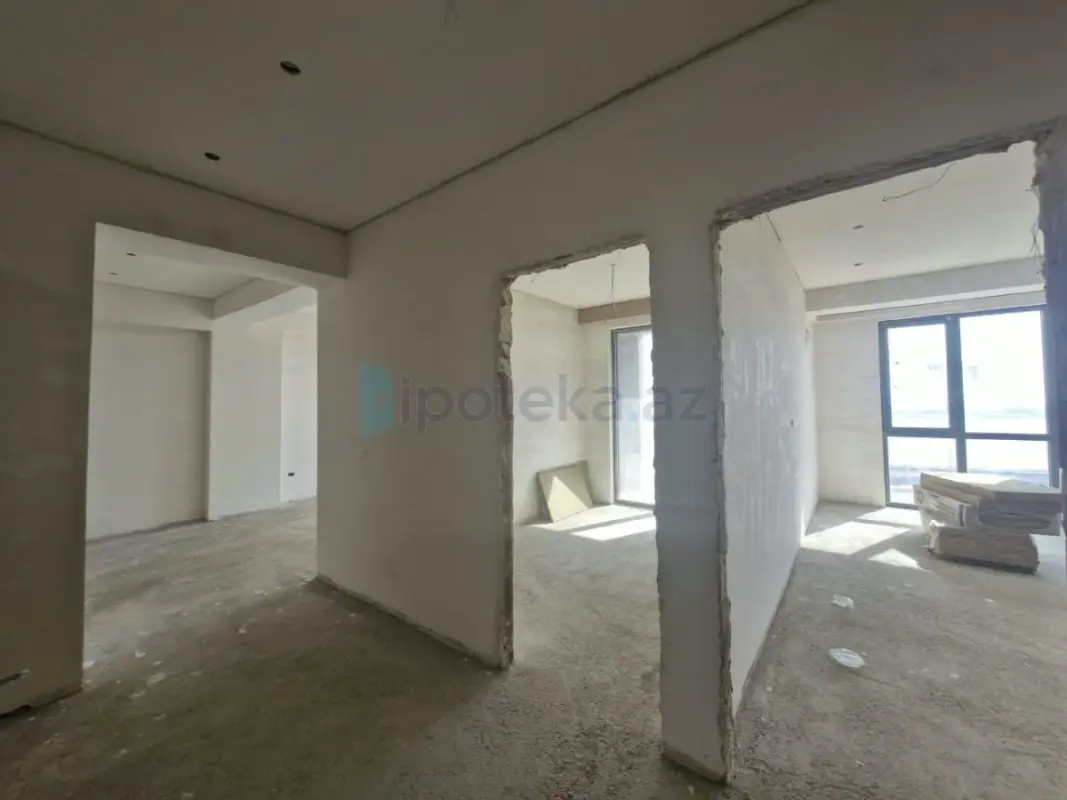 Satılır 3 otaqlı yeni tikili 83.5 m²