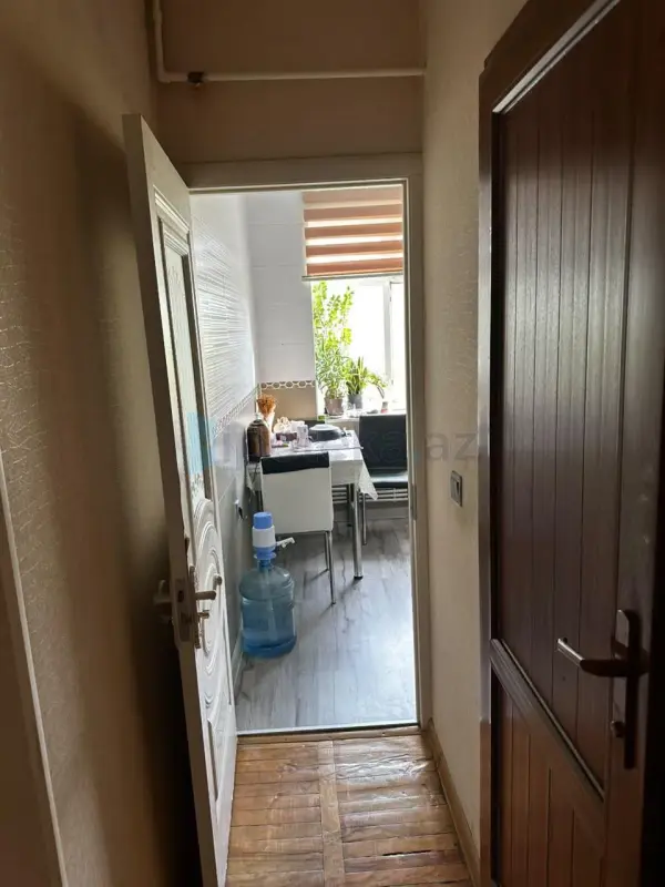 Satılır 3 otaqlı köhnə tikili 90 m²