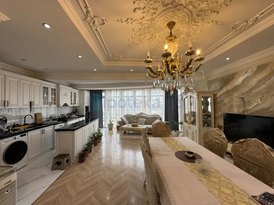 Satılır 3 otaqlı yeni tikili 218 m²