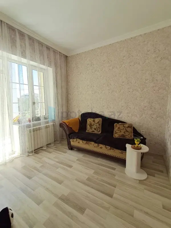 Satılır 6 otaqlı həyət evi 160 m²