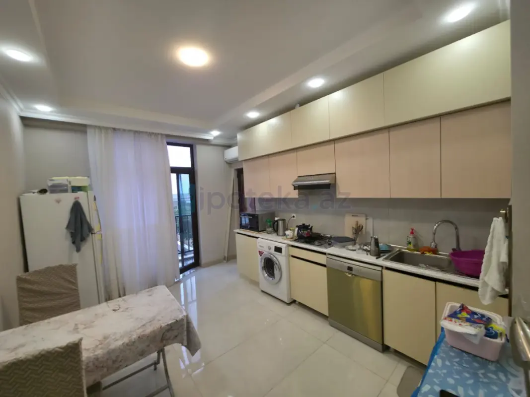 Satılır 2 otaqlı yeni tikili 82 m²