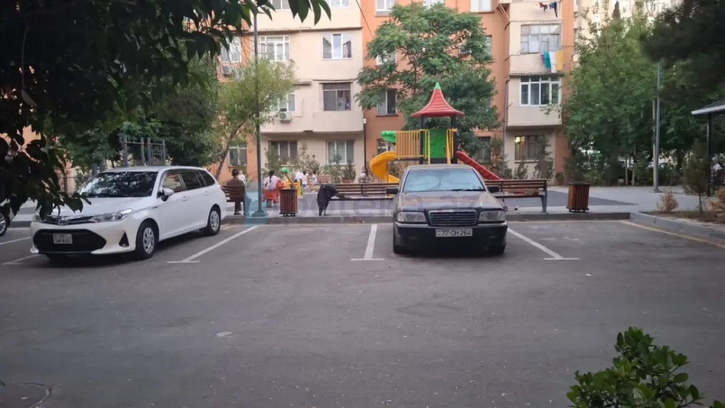 Satılır 4 otaqlı köhnə tikili 90 m²