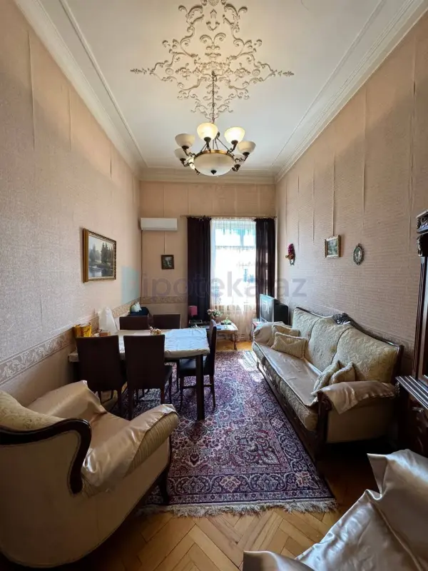 Satılır 3 otaqlı köhnə tikili 75 m²