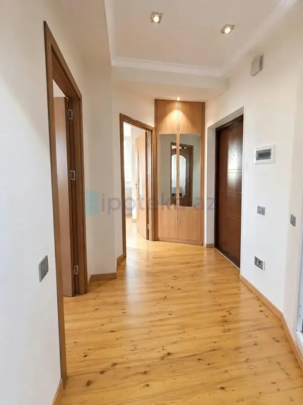 Satılır 2 otaqlı yeni tikili 60 m²