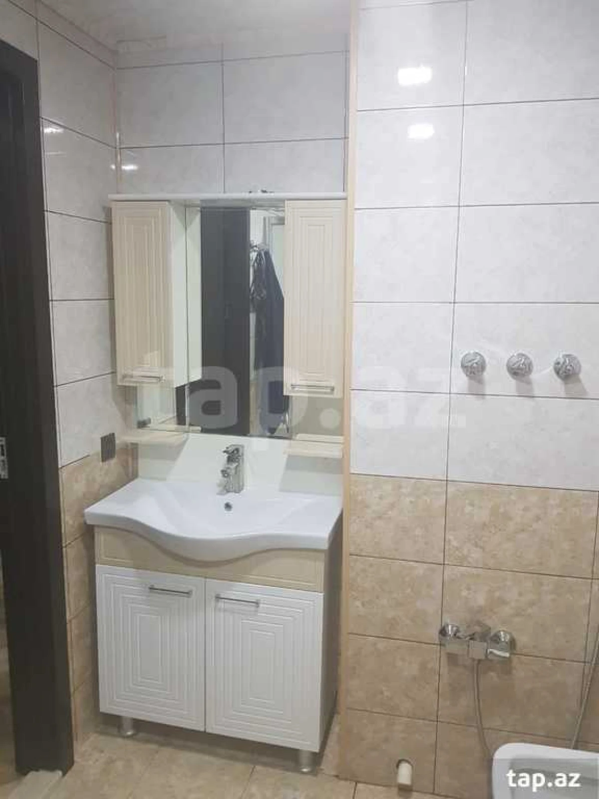 Satılır 3 otaqlı yeni tikili 155 m²