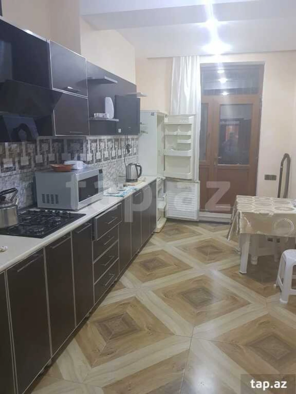 Satılır 3 otaqlı yeni tikili 155 m²