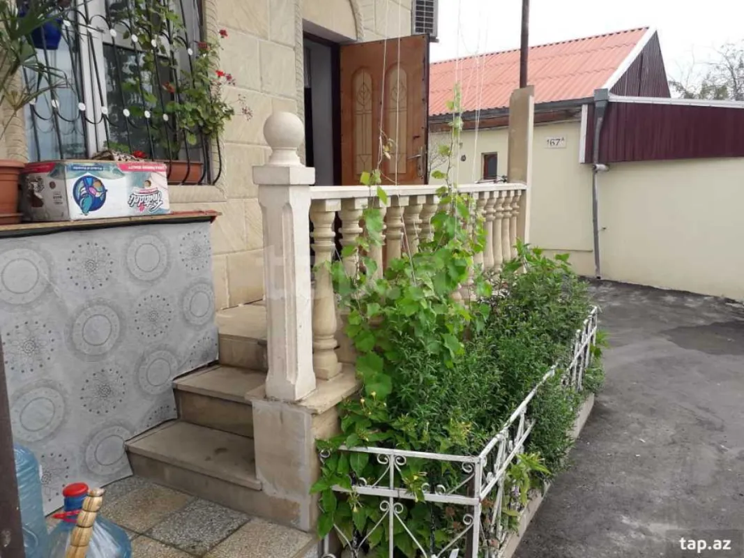 Satılır 5 otaqlı həyət evi