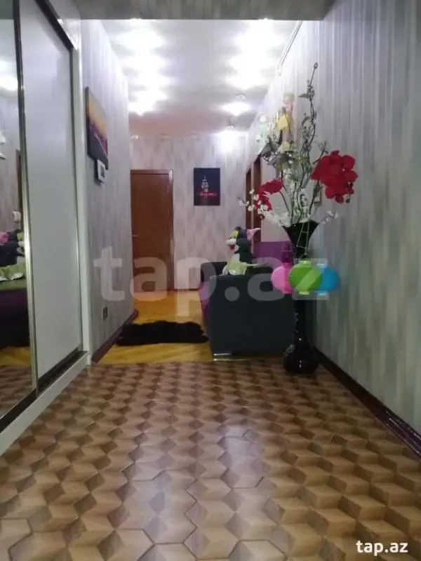 Satılır 4 otaqlı yeni tikili 130 m²