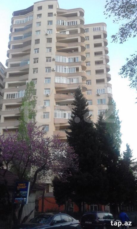 Kirayə verilir 3 otaqlı yeni tikili 165 m²