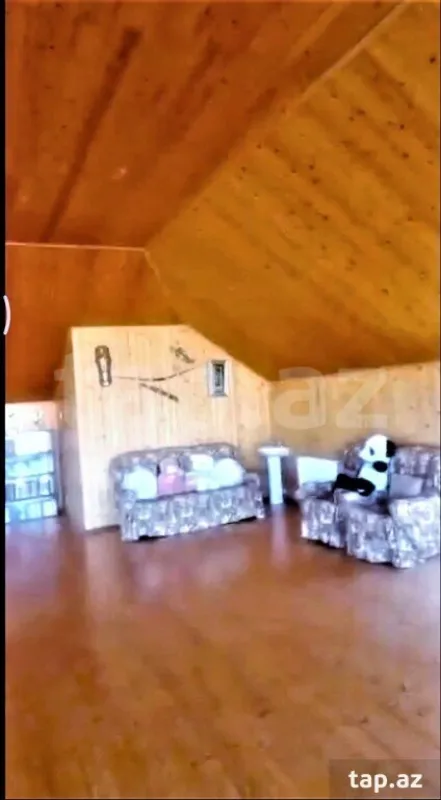 Satılır 8 otaqlı həyət evi