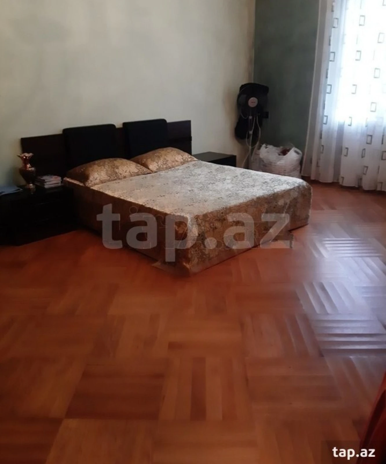 Satılır 8 otaqlı həyət evi