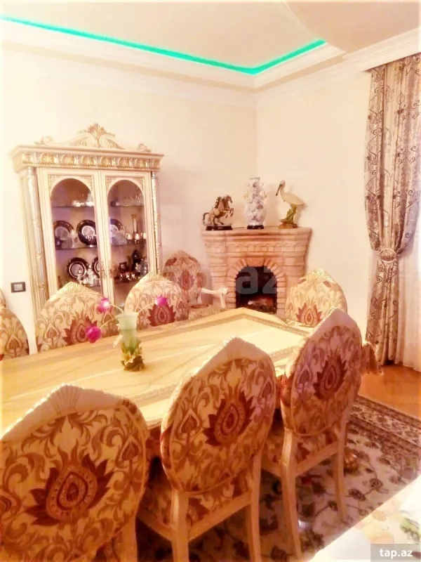 Satılır 8 otaqlı həyət evi