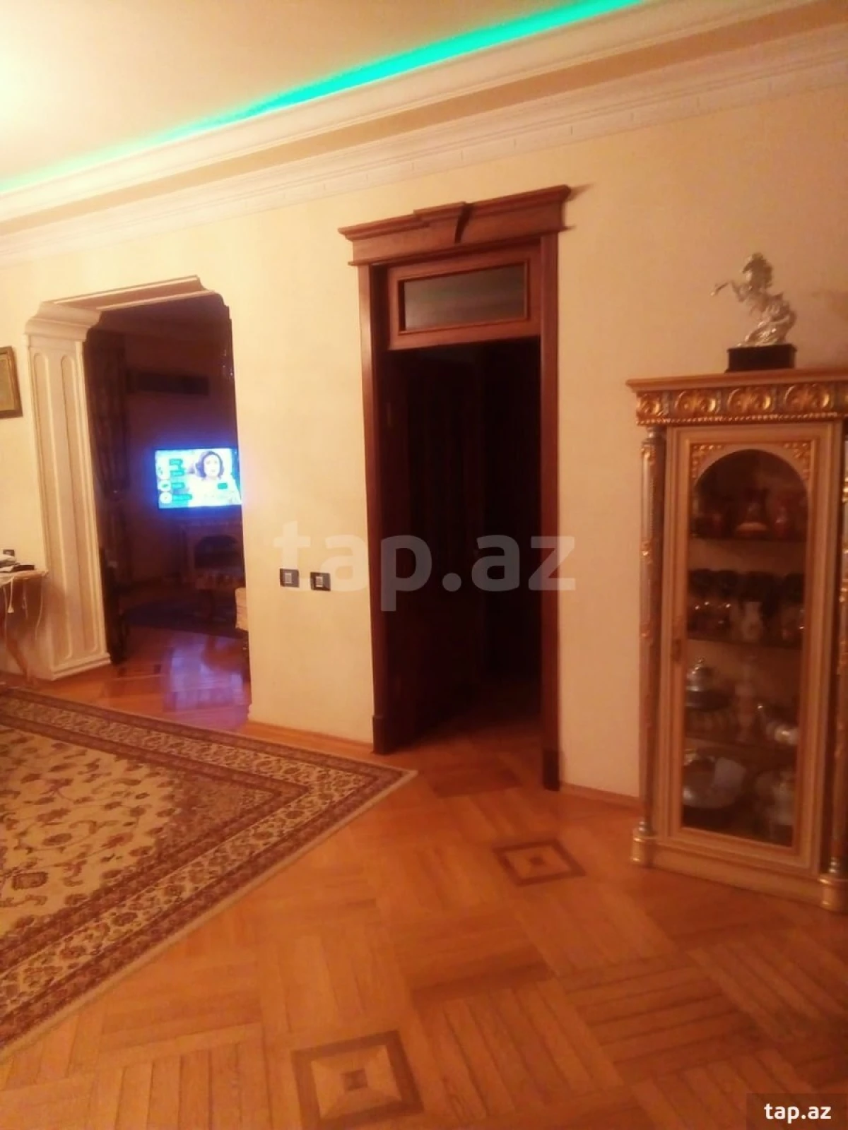 Satılır 8 otaqlı həyət evi