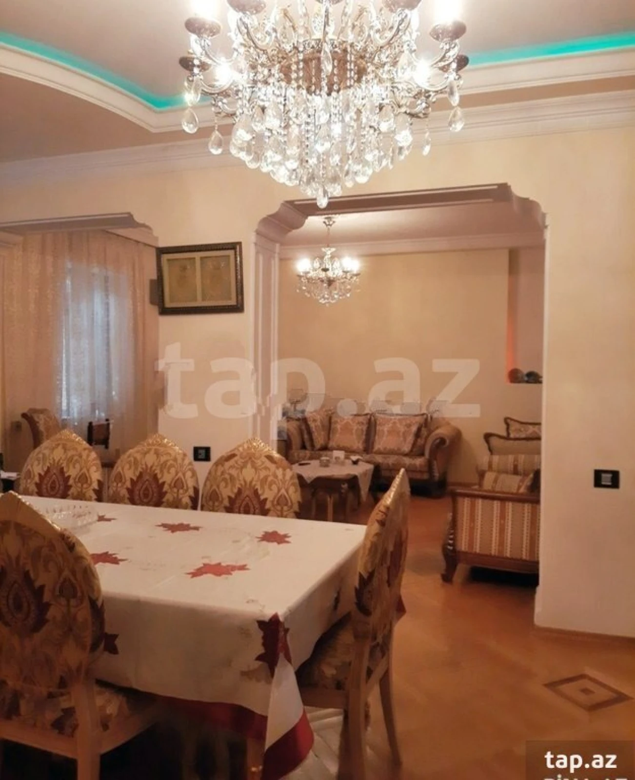 Satılır 8 otaqlı həyət evi