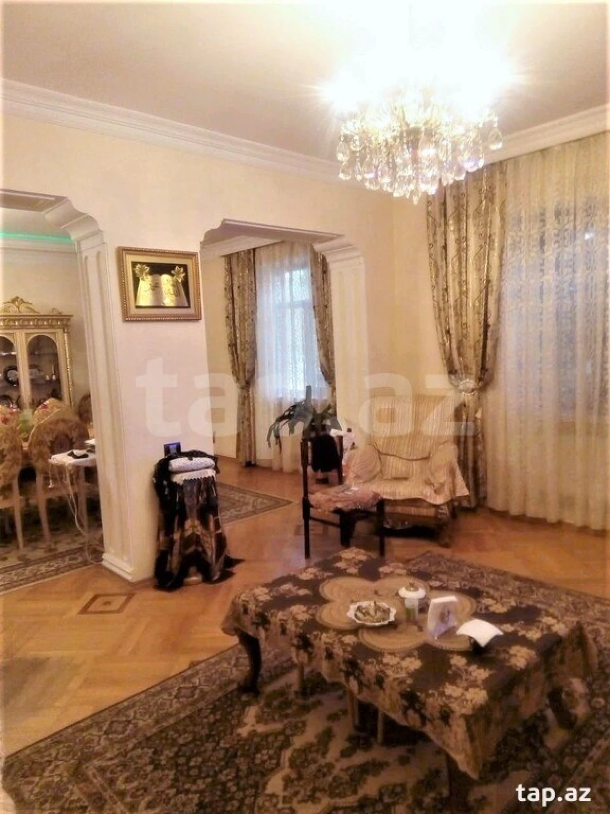 Satılır 8 otaqlı həyət evi