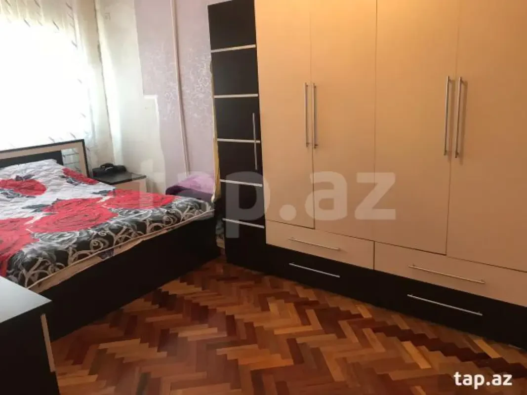 Satılır 4 otaqlı mənzil 100 m²