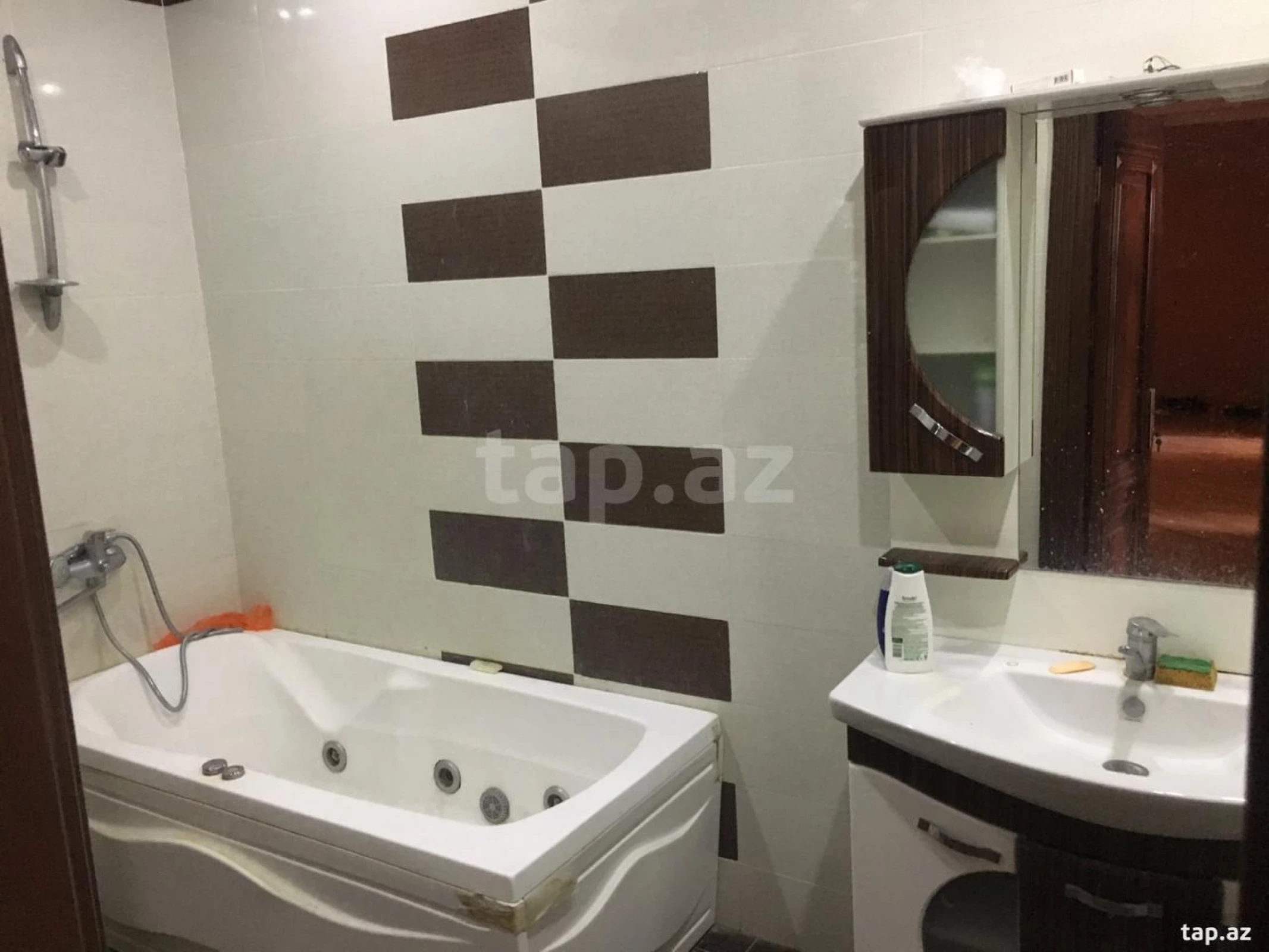 Kirayə verilir 3 otaqlı yeni tikili 96 m²