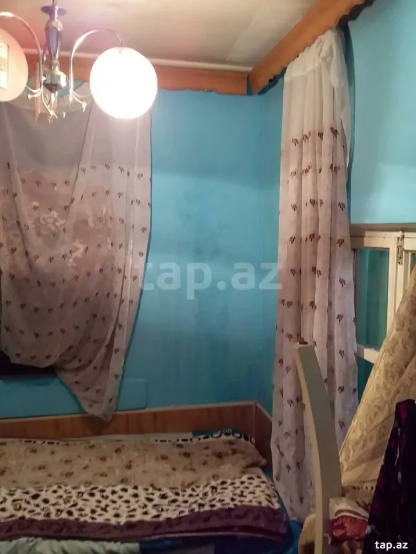 Satılır 4 otaqlı həyət evi