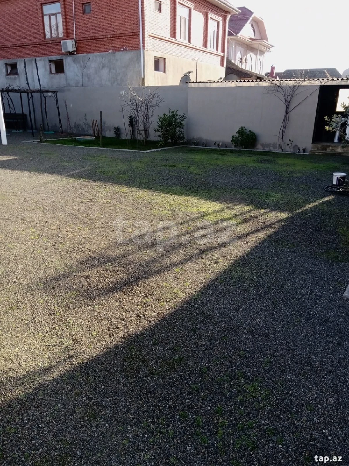 Satılır 4 otaqlı həyət evi