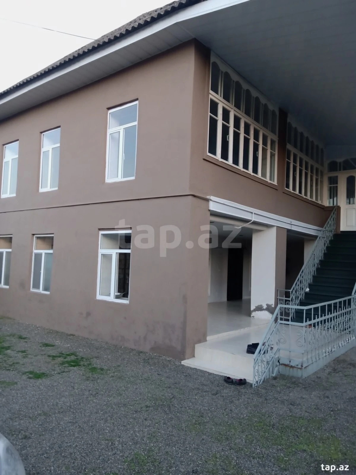Satılır 4 otaqlı həyət evi