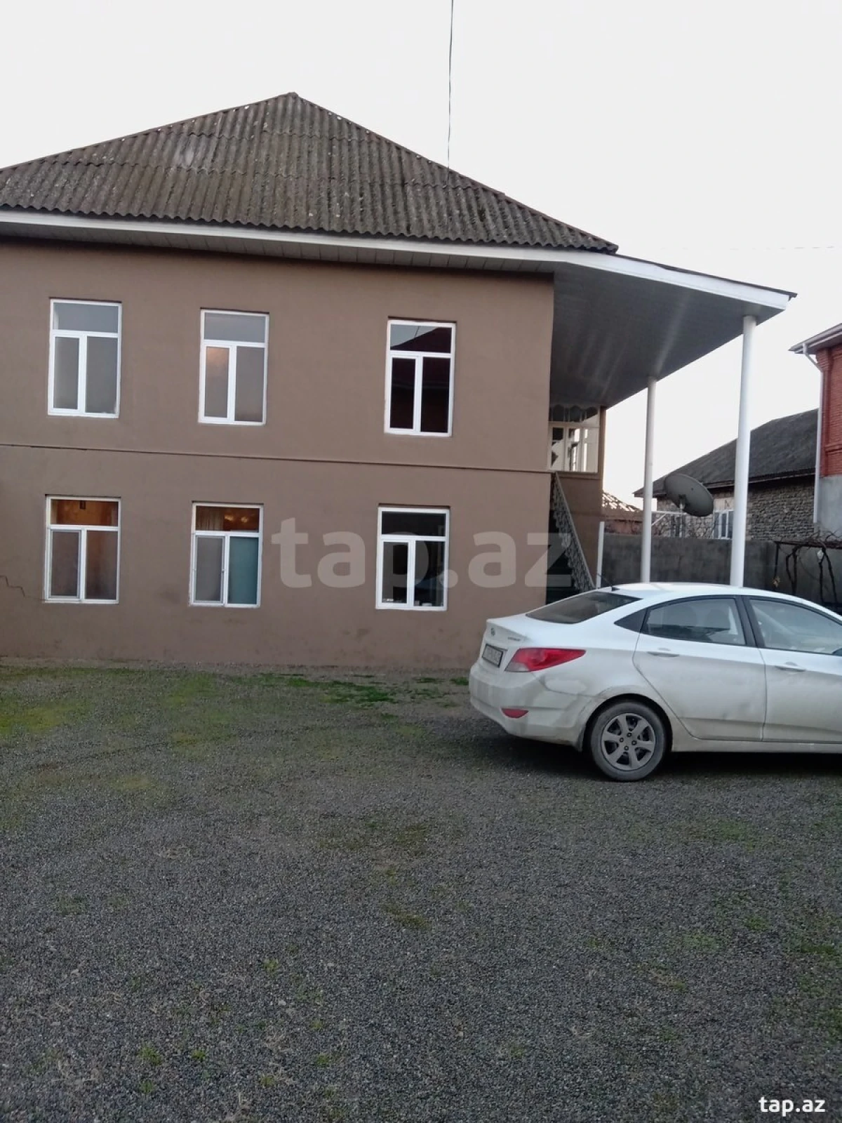 Satılır 4 otaqlı həyət evi