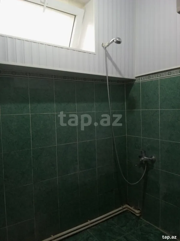 Kirayə verilir 3 otaqlı həyət evi