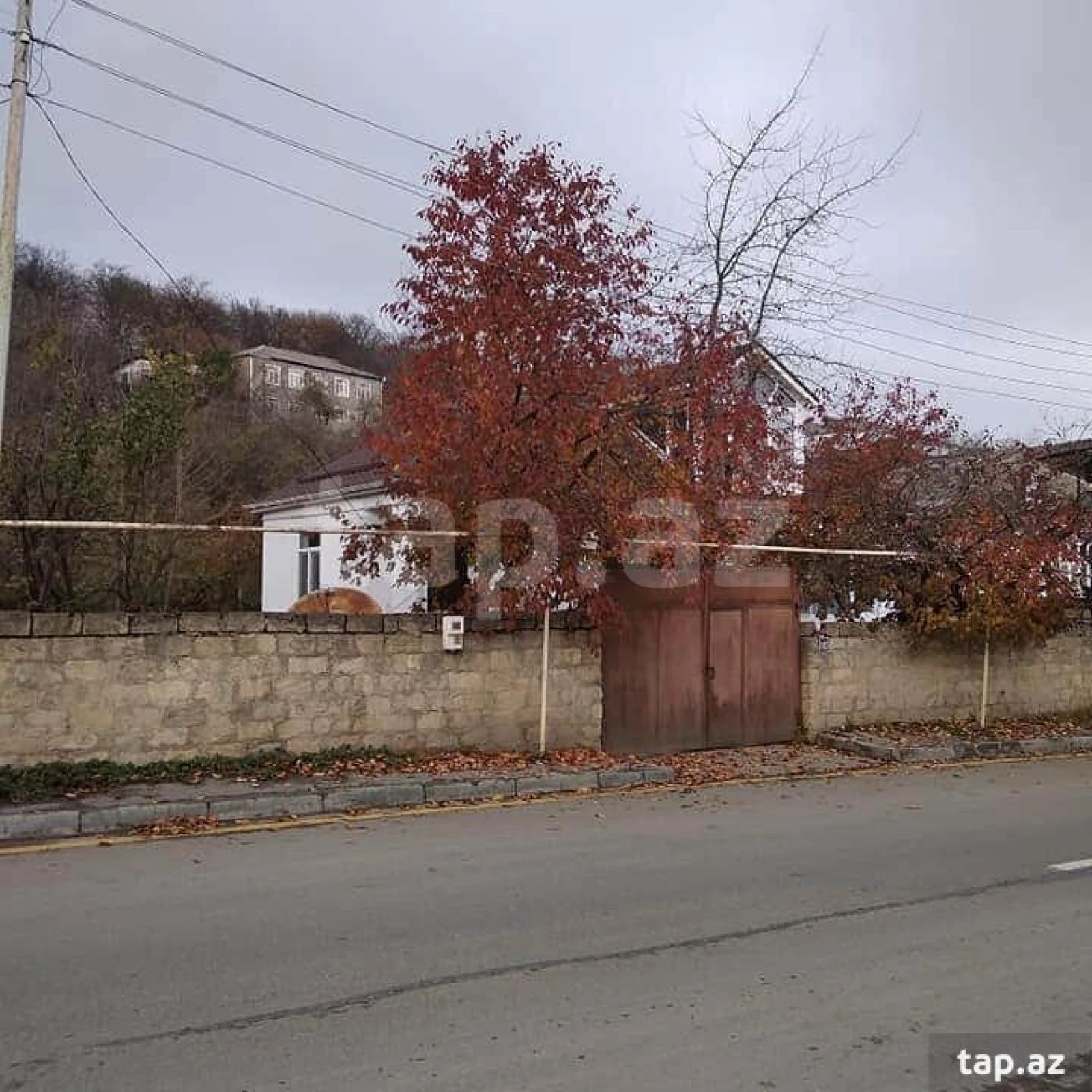 Kirayə verilir 3 otaqlı həyət evi