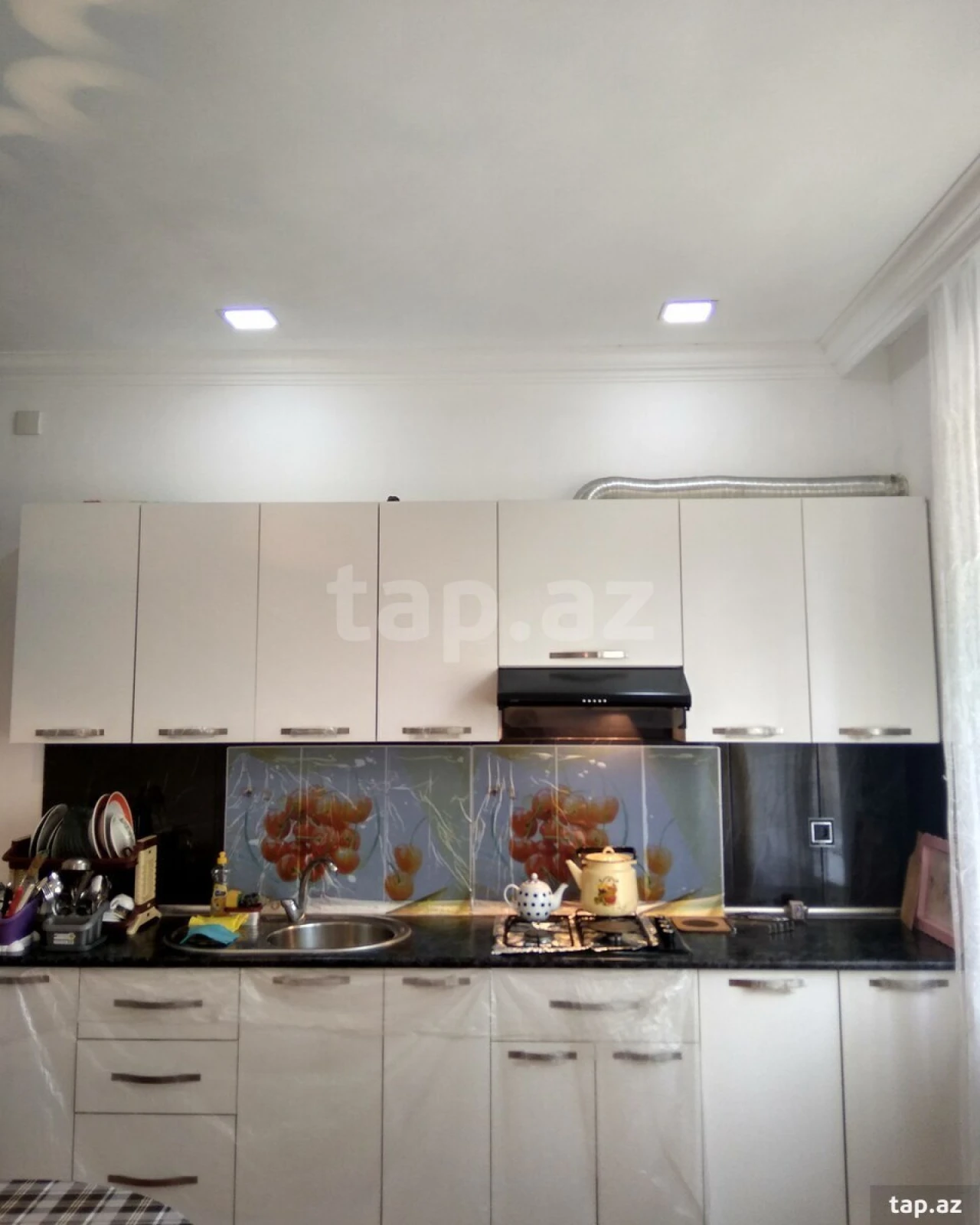 Kirayə verilir 3 otaqlı həyət evi