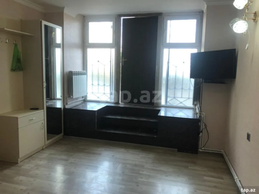 Satılır 5 otaqlı həyət evi